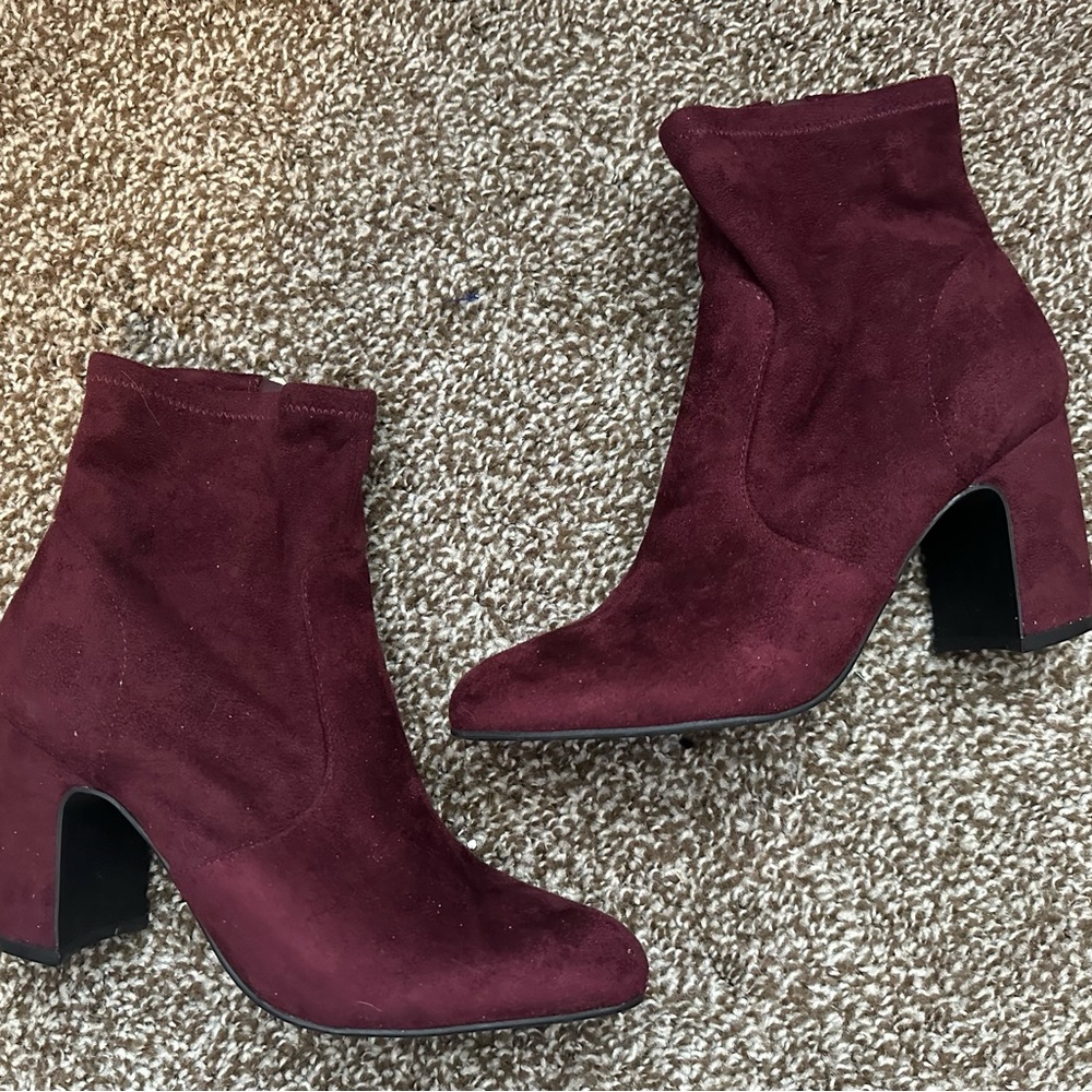 Unisa Women Plum/Burgers Boots - Size 7 - NEW